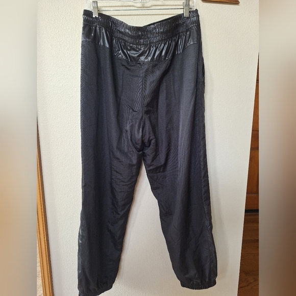 Nike Contrast Black Track Pants.   Pull on. Unisex. Mens Size XXL - Picture 9 of 9